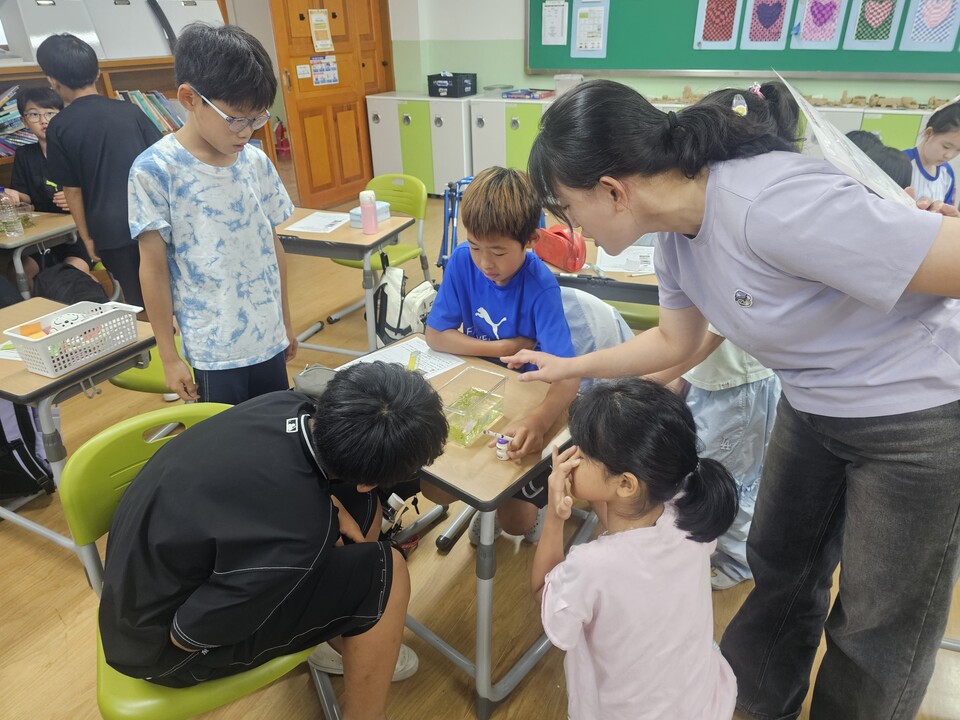 옥과초, 교실 속으로 물속 생태계를 초대하다! - 환경 | 코리아NEWS